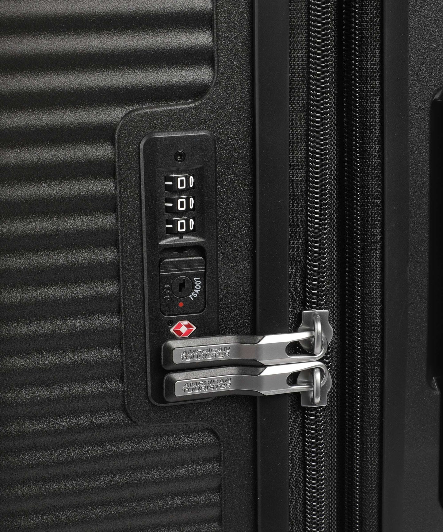 American Tourister Soundbox 4-Rollen Trolley bass black