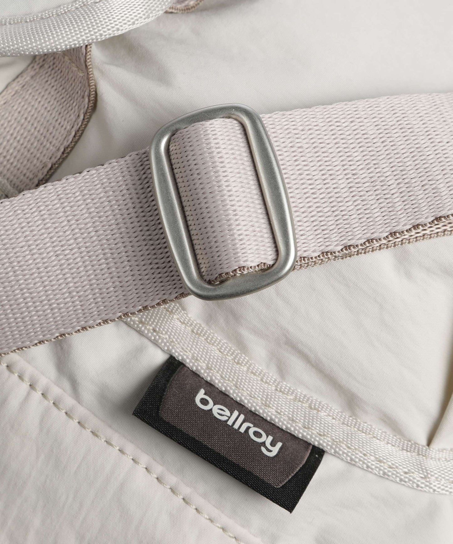 Bellroy Cinch 9 Bucket Handtasche oat