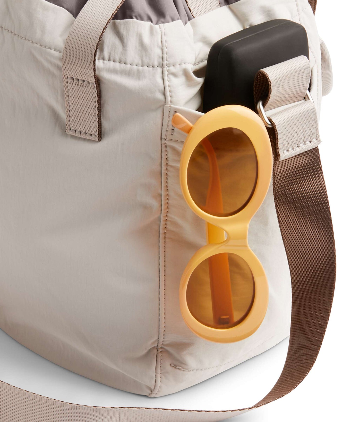 Bellroy Cinch 9 Bucket Handtasche oat