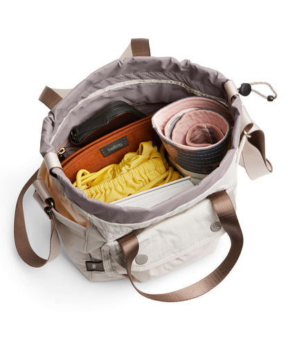 Bellroy Cinch 9 Bucket Handtasche oat