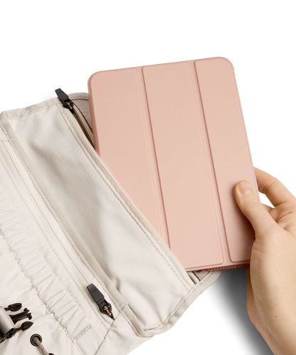 Bellroy Cinch 6 Mini Kuriertasche oat