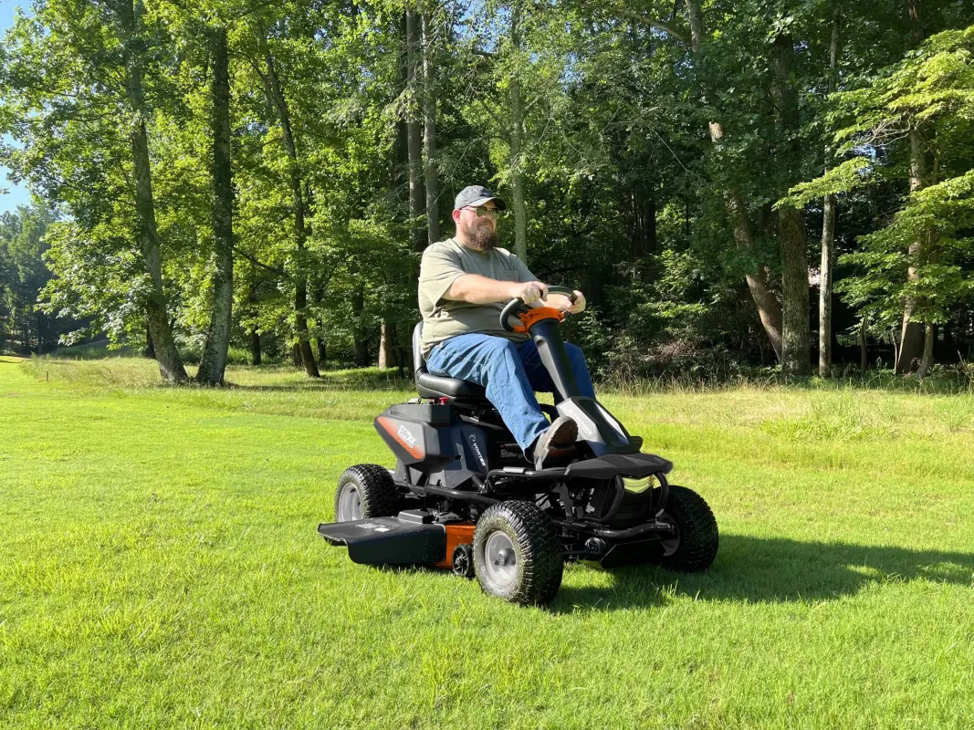 Yard Force Riding Lawn Mower 38″ 56V LFP Battery-Powered YF56VRX New - Image 7