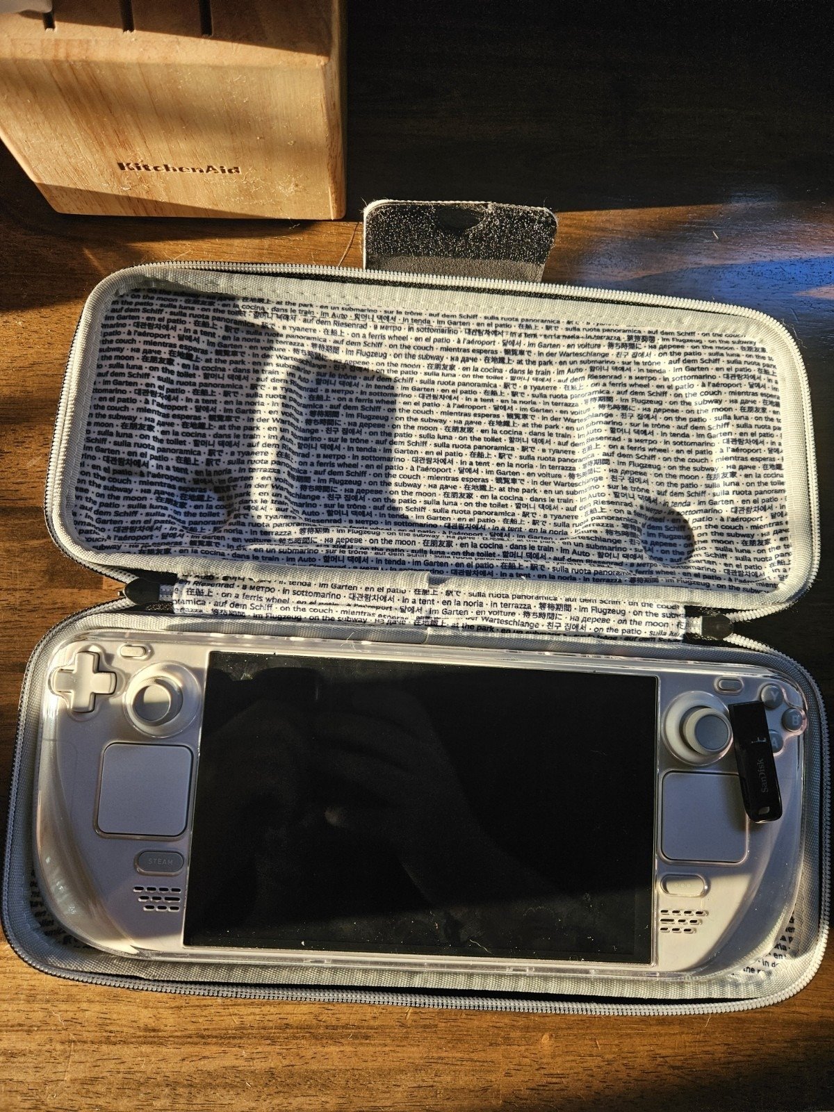 Valve Steam Deck OLED 1TB Handheld Console White Limited 6nm APU Wi-Fi6E - Image 3