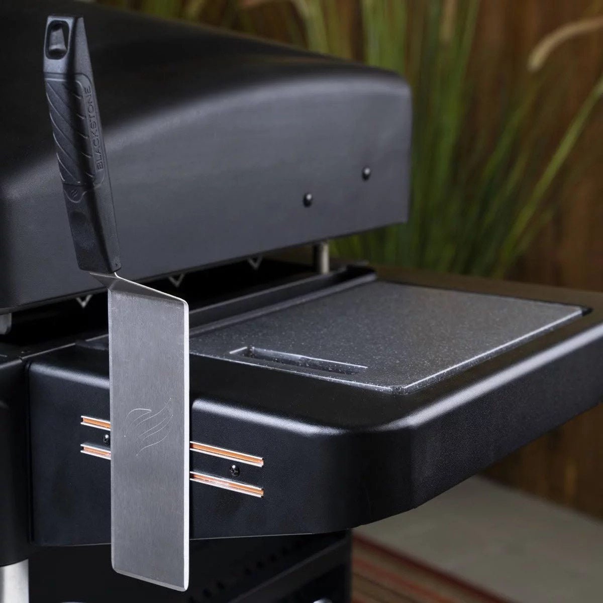 BLACKSTONE 36-Inch 4 Burner Gas Griddle with Dual Air Fryer Drawers – Model 1923 Black - Image 4